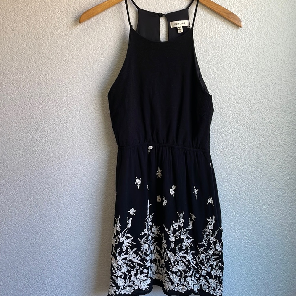 Monteau Black dress with floral design